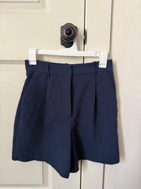 Abercrombie & Fitch Navy Pleated Women’s Shorts